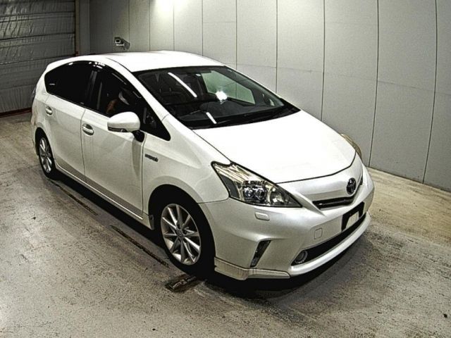 1120 Toyota Prius alpha ZVW41W 2013 г. (LAA Okayama)